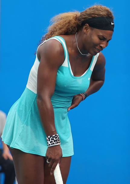 Serena Williams si  ritirata dal torneo Wuhan (Cina) per un malore accusato durante il match del secondo turno contro la francese Alize Cornet. Sul punteggio di 6-5 nel primo set, la statunitense ha chiesto l&#39;intervento del fisioterapista che le ha misurato la pressione. La n1 del mondo, al rientro dopo il trionfo agli Us Open, ha deciso quindi di lasciare il campo, probabilmente per un attacco febbrile. Afp